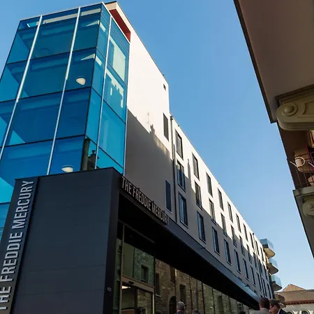 "The Freddie Mercury" Hotel-2
