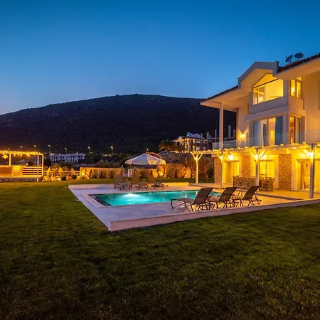 Beachfront Sari Villa With Private Swimming Pool-3