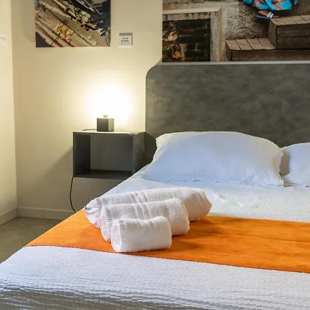 Click Art & Room-3
