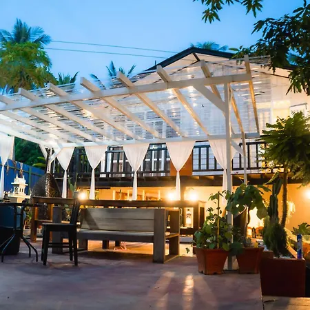 Isano Nomad Hostel-3