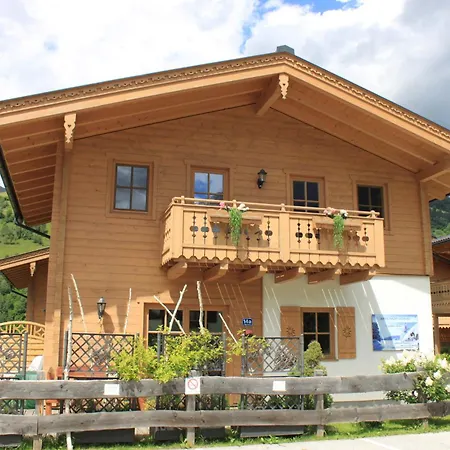 Alpen Chalets Zell am See-3