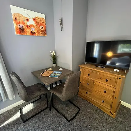 Glenlochy Apartments-2