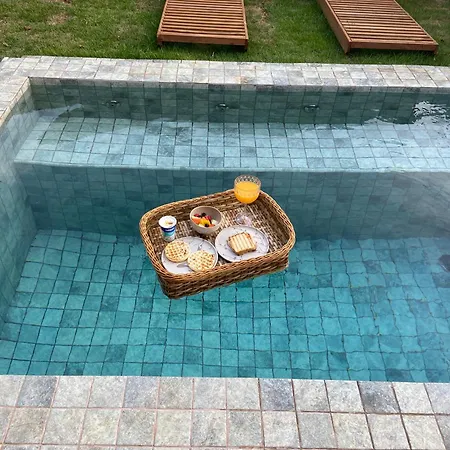 Bangalô com piscina e privacidade a 6 km do centro-2