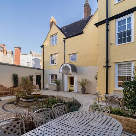 Greyfriars Hideaway-3