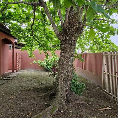 Quarto para quatro pessoas a duas quadras da praia - Balneário Saint Etienne - Matinhos-3