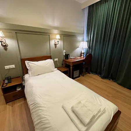 Modi Hotel-2