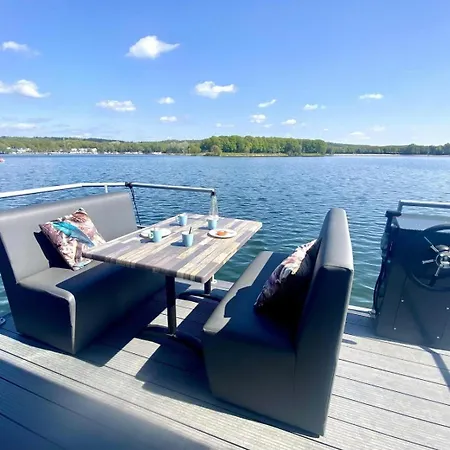 Houseboat Marina Mookerplas 4-6 Persons-2