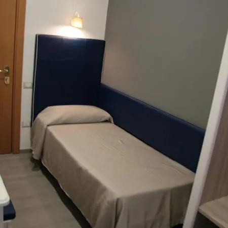 Hotel Magenta-3