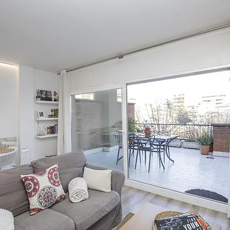 Apartamento con gran terraza en Girona-2