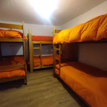 Flying Dog Hostel Cusco-3