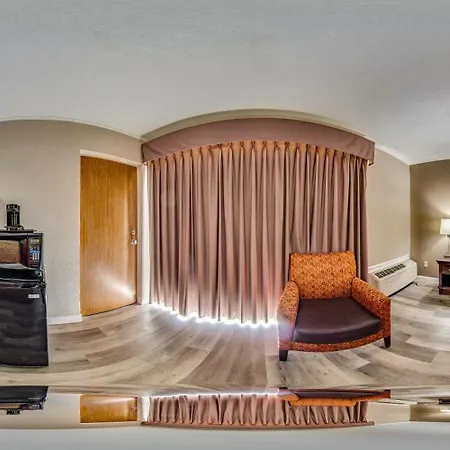 Perry Inn & Suites National Fairground I 75-3
