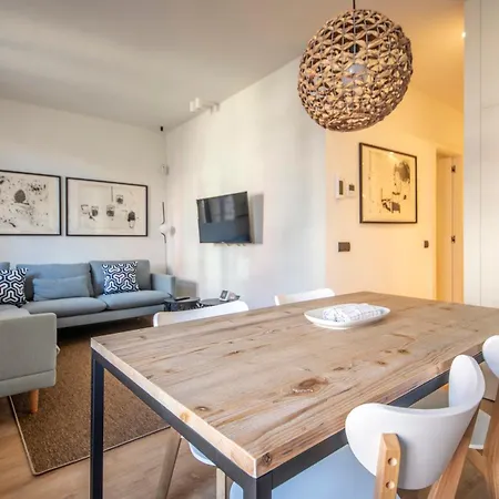 Apartamento de cuatro dormitorios en Carrer Diputació-2