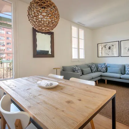 Apartamento de cuatro dormitorios en Carrer Diputació-3