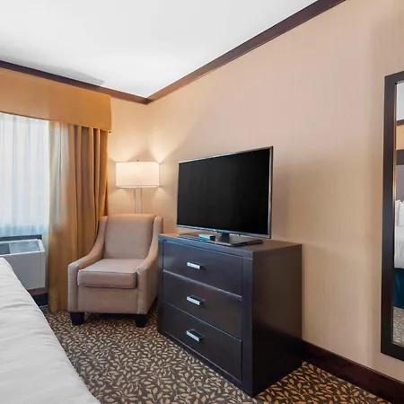 Best Western Plus Fernie Mountain Lodge-2