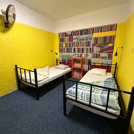 Baroque Hostel & Coworking-3