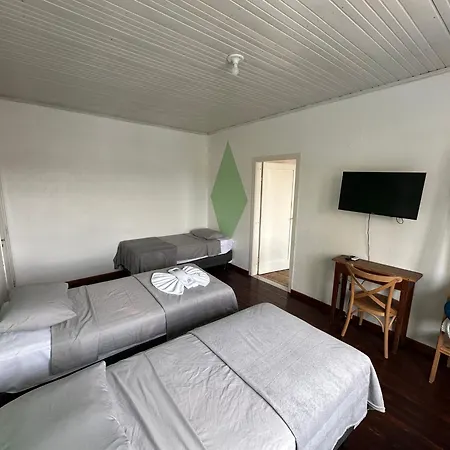 Araucária Hostel e Pousada-3