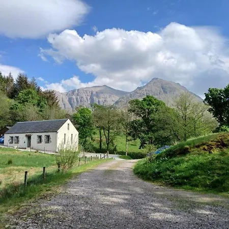 Heart Of Glencoe Holidays-2