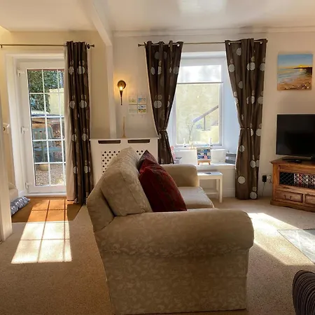 Dolphin Cottage-3