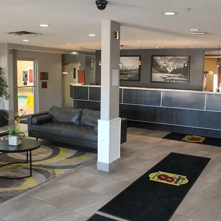 Super 8 By Wyndham Edmonton South-3