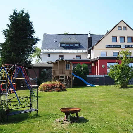 Hotel Zur Burg Nuerburg-Ring-3