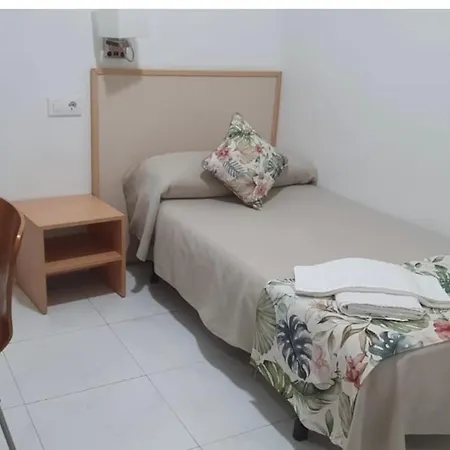 Hostal Alhambra Tarragona-2