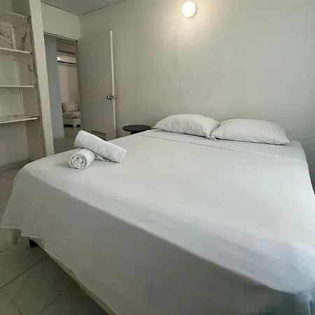 Aparta Hotel Fama-3