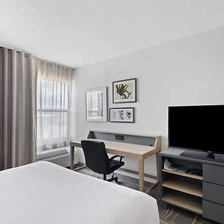 Greentree Inn & Suites Phoenix Sky Harbor-2