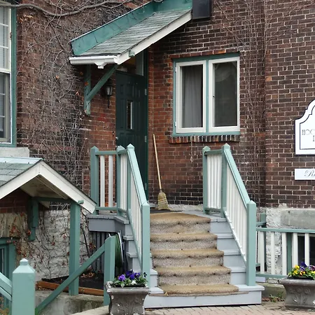 Hochelaga Inn-3