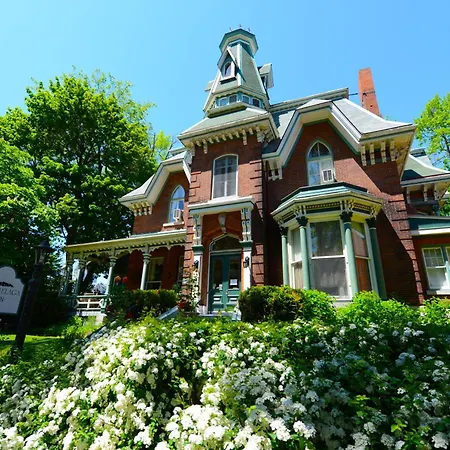 Hochelaga Inn-2