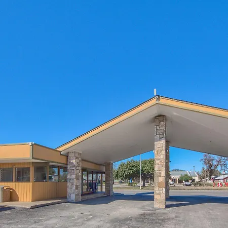 Americas Best Value Inn Uvalde-3