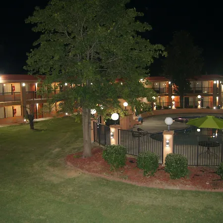 Days Inn By Wyndham Durham/Near Duke University-3