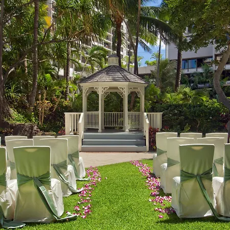Hilton Waikiki Beach Resort & Spa-2