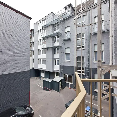 Hotel Ahl Meerkatzen-2