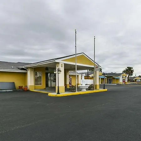 Motel 6 Enterprise Al-2