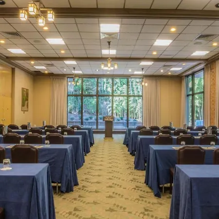 Williamsburg Woodlands Hotel & Suites, An Official Colonial Williamsburg Hotel-3