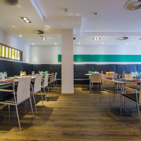 Park Inn By Radisson Nuernberg-3