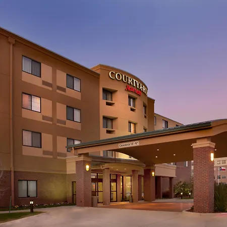 Courtyard By Marriott Denton-3