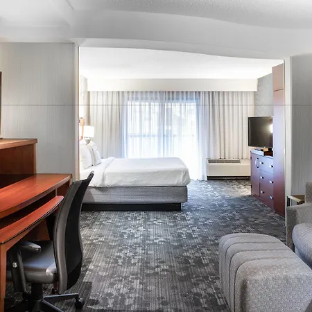 Courtyard By Marriott Denton-2