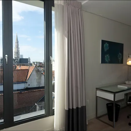 B-Aparthotel Grand Place-3