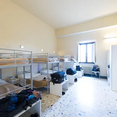Hostel 7 Santi-2