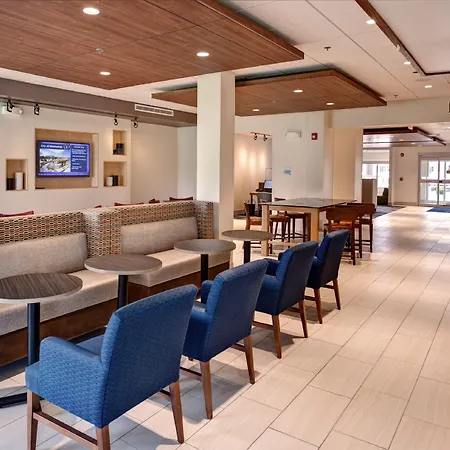 Holiday Inn Express & Suites Manhattan By Ihg-2