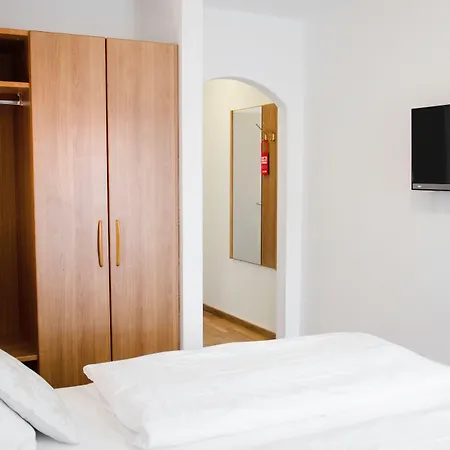 Hotel Blaue Traube-3