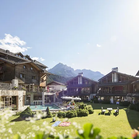 Post Alpina - Family Chalets Dolomites-2