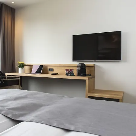 Hotel 6400-3