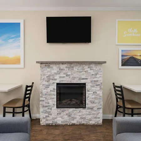 Days Inn By Wyndham Canton-2
