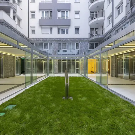 Silver Crown Hotel & Residence, Palace Quarter-2
