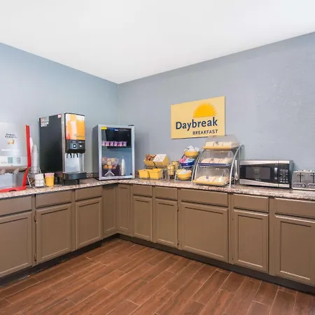 Days Inn & Suites By Wyndham Wichita East-3