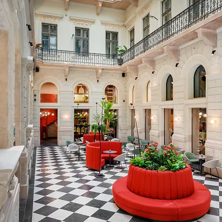 Hotel Oktogon Haggenmacher by Continental Group-3