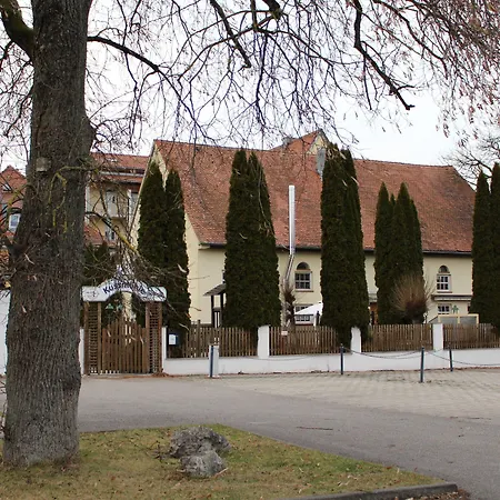 Hotel am Friedberger See-2