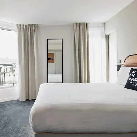 Moxy Paris Bastille-3